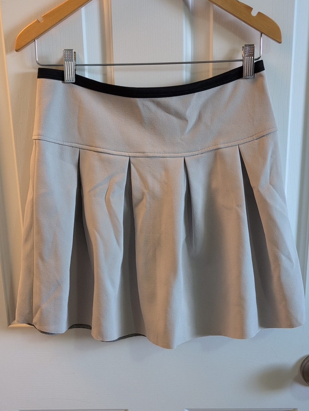 Wilfred Light Gray Pleated Skater Skirt with Black Waistband